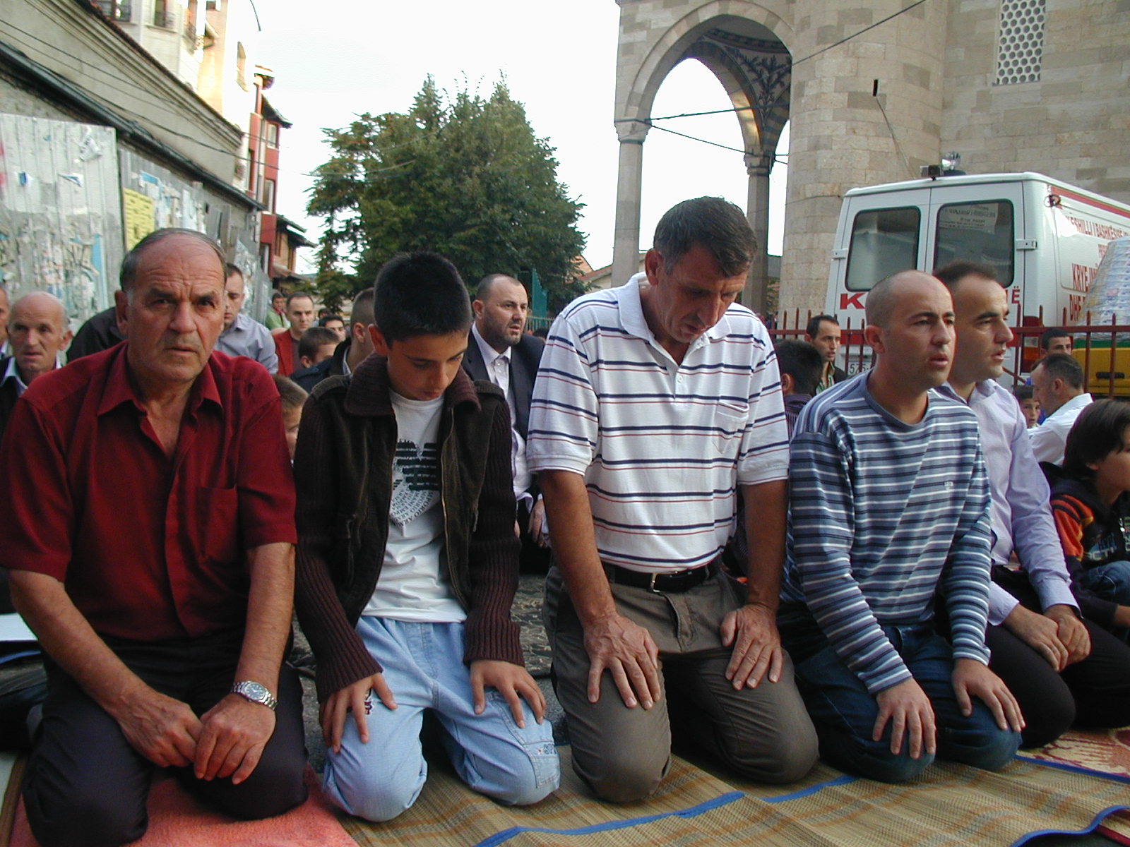 KOSOVA ÇOŞKU İÇİNDE RAMAZAN BAYRAMINA MERHABA DEDİ