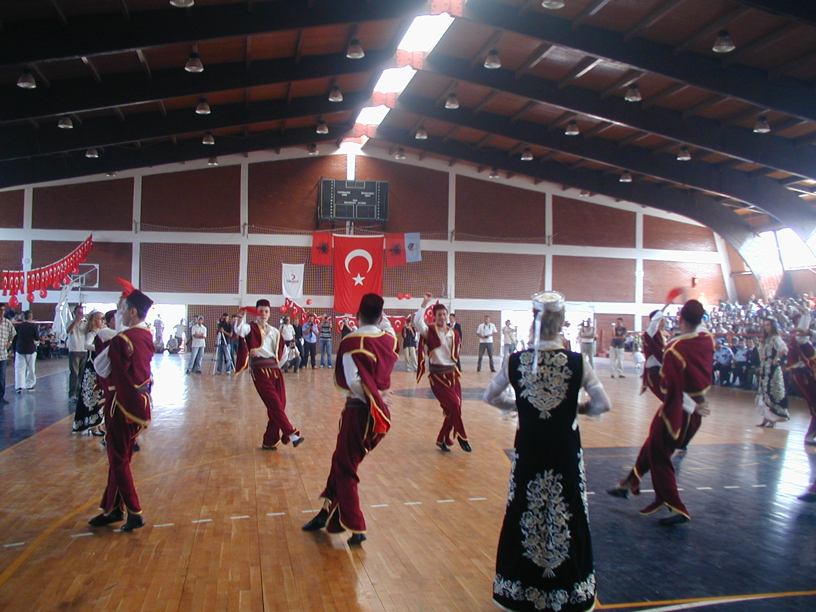 BURSA VE KDTP GENÇLİK KOLLARINDAN KONSERLER