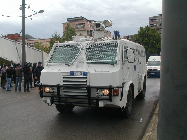 MİTROVİÇA’NIN BOŞNAK MAHALLESİNDE ŞİDDETLİ PATLAMA