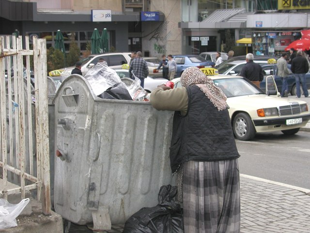 KOSOVALILARIN YÜZDE 30’U YOKSULUK İÇİNDE YAŞIYOR