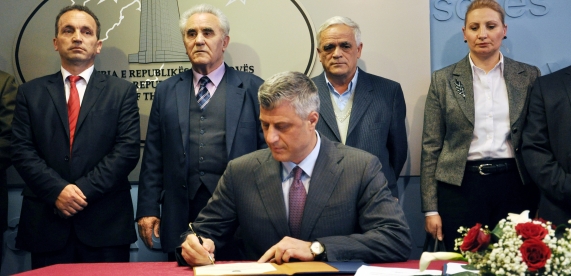BAŞBAKAN THAÇİ ZAM KARARINI İMZALADI (VİDEOLU)