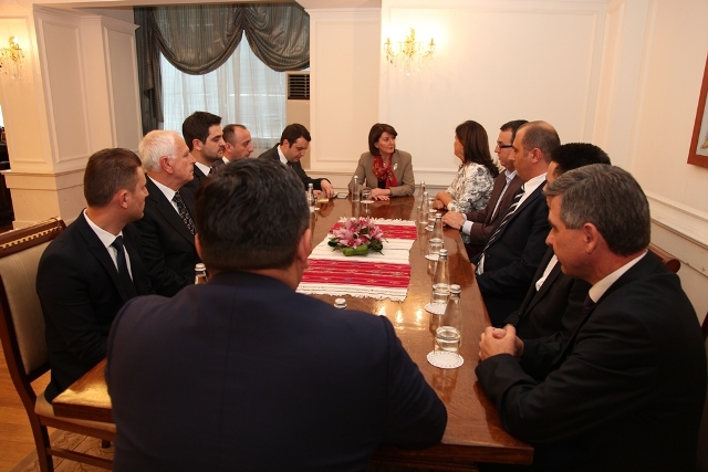 ÖZGÜR VE DEMOKRATİK SEÇİME VURGU