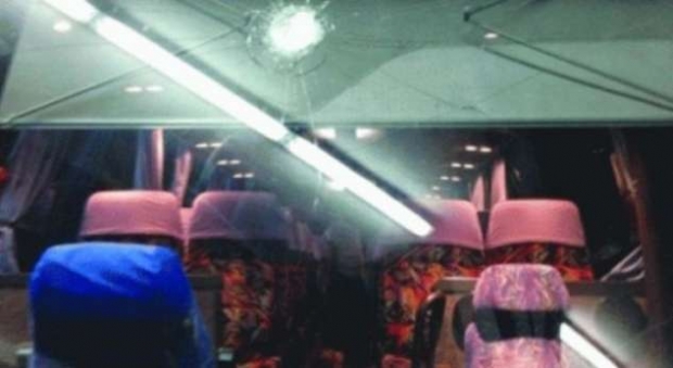 GRAÇANİCA’DA OTOBÜSE SALDIRDILAR