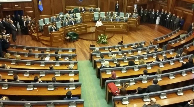 “ŞAHSİ ANLAŞMAZLIKLARINIZI BİR TARAFA BIRAKIN, KOSOVA HERŞEYDEN ÖNEMLİ”