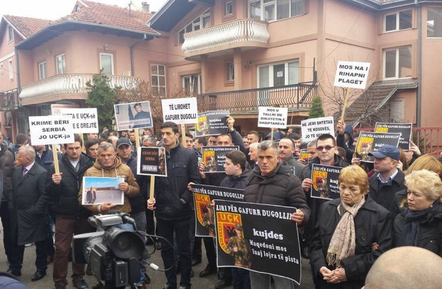 MAKEDONYA BÜYÜKELÇİLİĞİ ÖNÜNDE PROTESTO