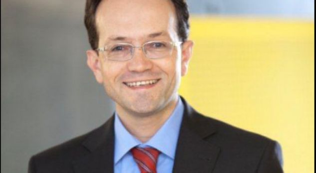 BAKAN YARDIMCISINA BİN EURO’LUK TELEFON