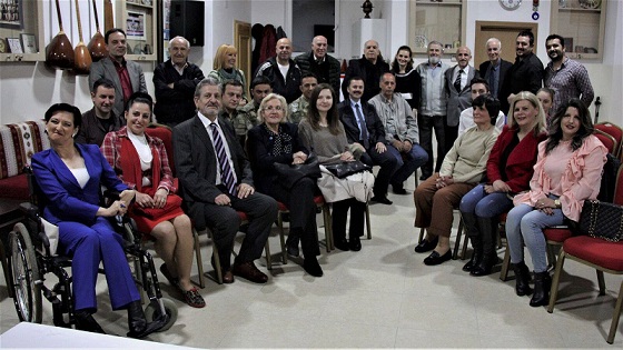 DÜNYA ŞİİR GÜNÜ’NDE KOSOVALI ŞAİRLER BARIŞ GÜVERCİNLERİ UÇURDULAR