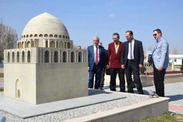 TÜRK DÜNYASI BİLİM KÜLTÜR VE SANAT MERKEZİ’NİN İLK KONUĞU