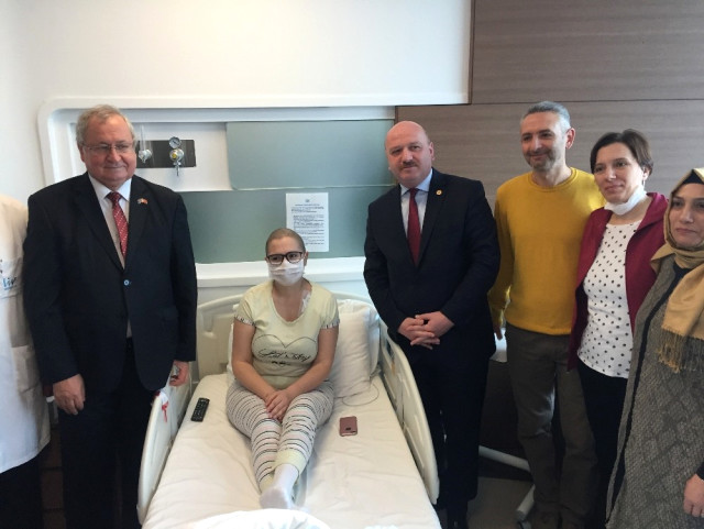 KOSOVALI MANOLYA, SOLMAK İSTEMİYOR