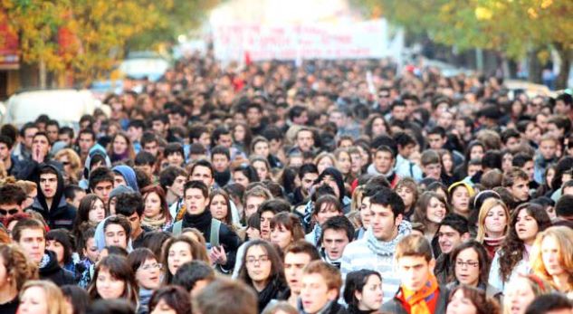 KOSOVA’NIN NÜFUSU AZALIYOR