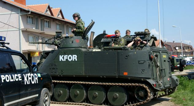 İNGİLTERE KOSOVA’DAKİ ASKER SAYISINI ARTIRIYOR