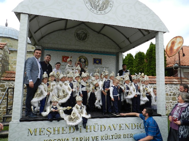 KOSOVA’DA YÜZYILLAR SÜREN GELENEK BOZULMADI