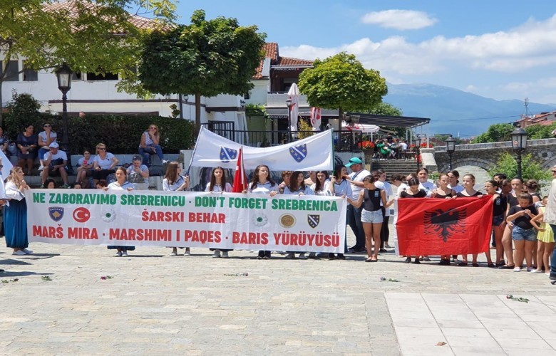 PRİZREN’DE SREBRENİCA İÇİN “BARIŞ YÜRÜYÜŞÜ” DÜZENLENDİ
