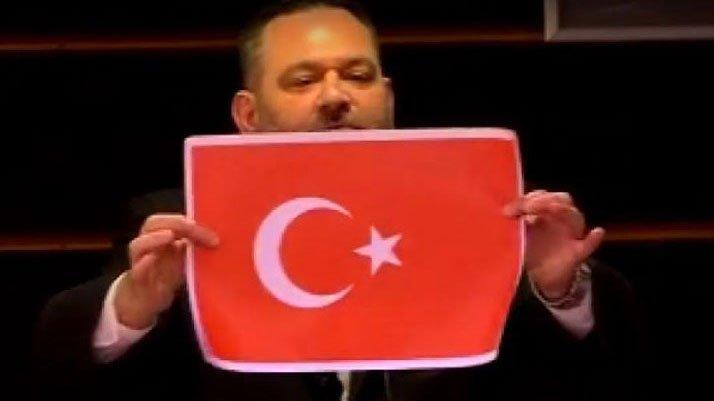 ÇAVUŞOĞLU’NDAN YUNAN VEKİLE SERT TEPKİ