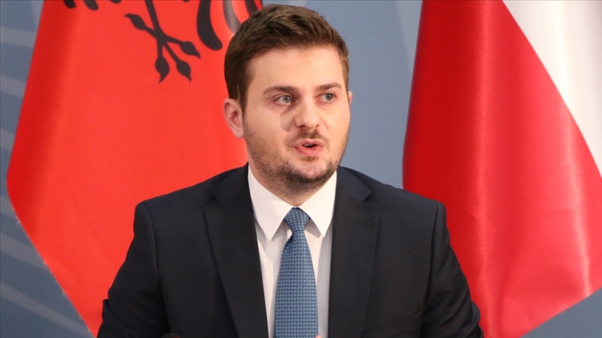 ARNAVUTLUK AVRUPA VE DIŞİŞLERİ BAKAN VEKİLİ CAKAJ İSTİFA ETTİ