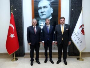 KOSOVA’NIN ANKARA BÜYÜKELÇİSİ DUGOLLİ, ESKİŞEHİR’İ ZİYARET ETTİ