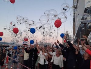 15 TEMMUZ DEMOKRASİ ŞEHİTLERİ ANISINA 251 BALON UÇURULDU