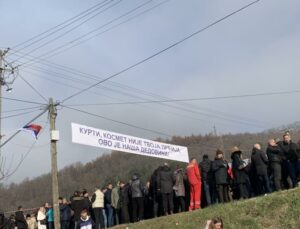 KUZEYDE SIRPLAR PROTESTO EYLEMİ DÜZENLİYOR