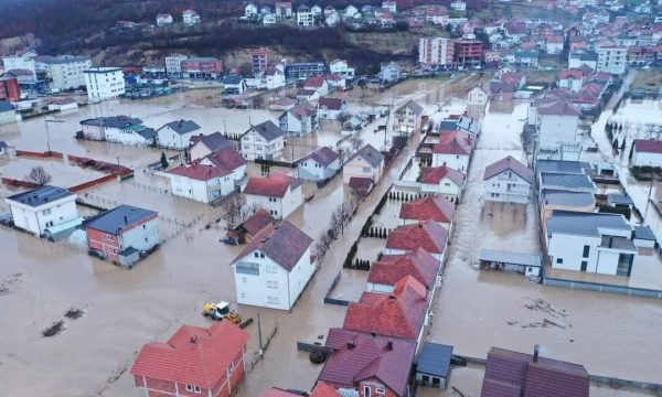 KOSOVA’DA YAŞANAN SEL VE SU BASKINLARINA MÜDAHALE ÇALIŞMALARI YOĞUNLAŞTI