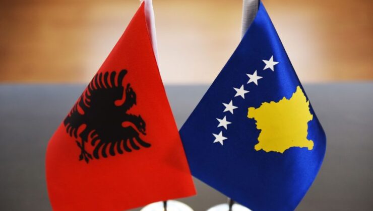 KOSOVA İLE ARNAVUTLUK ARASINDA 13 ANLAŞMA İMZALANDI