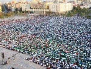 BALKANLAR’DA RAMAZAN BAYRAMI SEVİNCİ