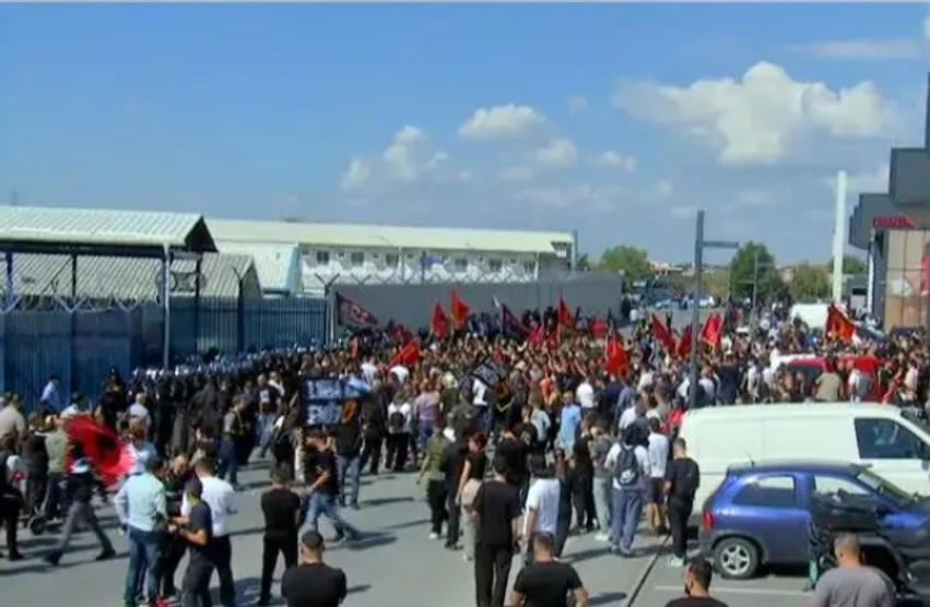 eulex- protesıtıcular