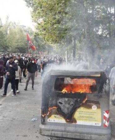 TİRAN- OGRENCİ- PROTESTOLARİ