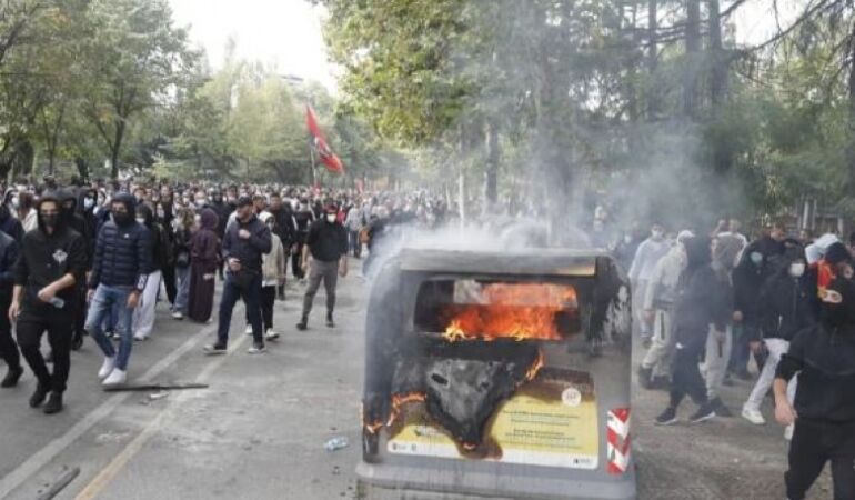TİRAN- OGRENCİ- PROTESTOLARİ