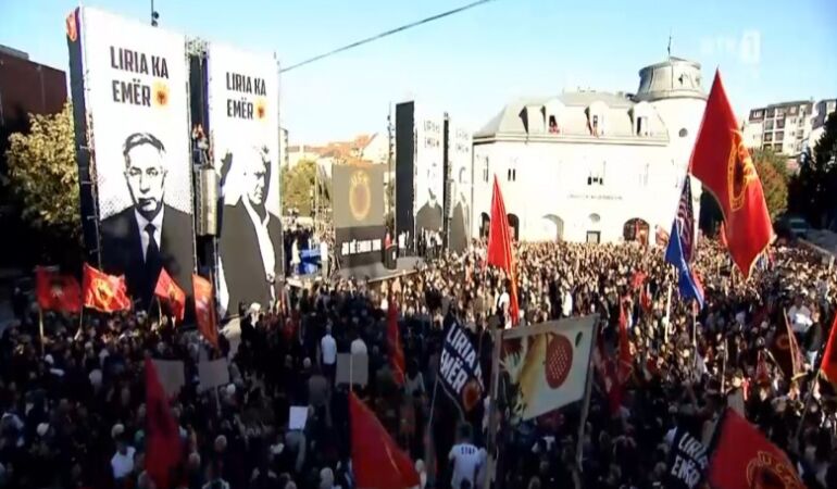 kahey - kosova - mehkemesi- karşiti -halk- protestosu