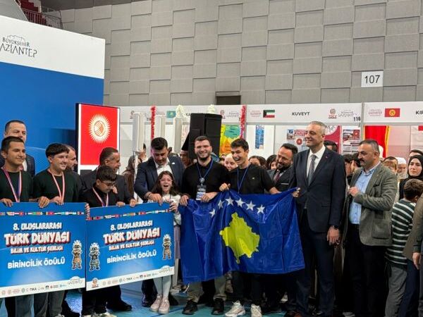 kosova-maarif-ogrencisi-birinci1