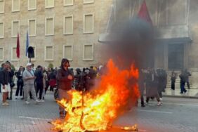 tiran- basbakanlik-protesto
