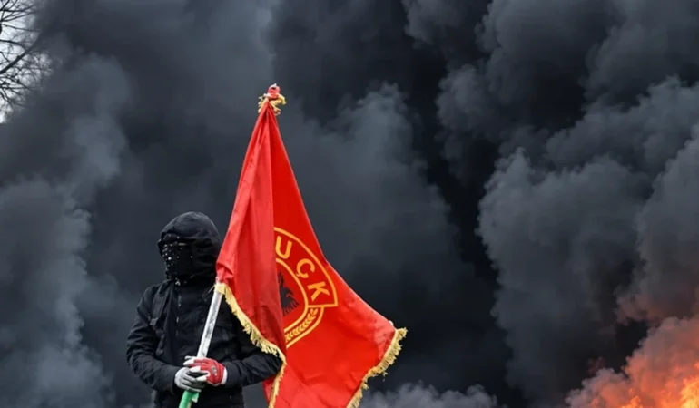 tiran- protestolar- uck- bayragi